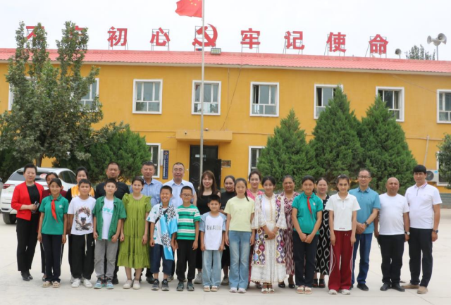 乌鲁木齐3名爱心人士跨越千里赴英吉沙结亲帮扶
